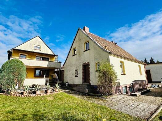 Mehrfamilienhaus zum Kauf 6 Zimmer 209,8 m² 2.028 m² Grundstück frei ab sofort Langenbernsdorf 08428