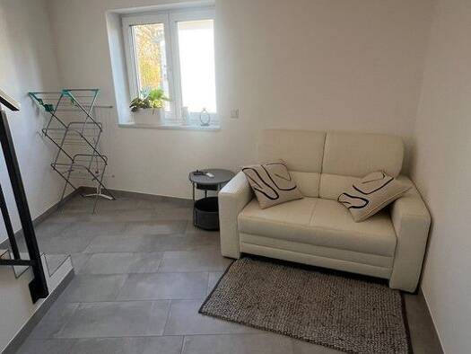 Haus zur Miete auf Zeit 1.090 € 2 Zimmer 60 m² frei ab 01.10.2026 Feucht Feucht 90537