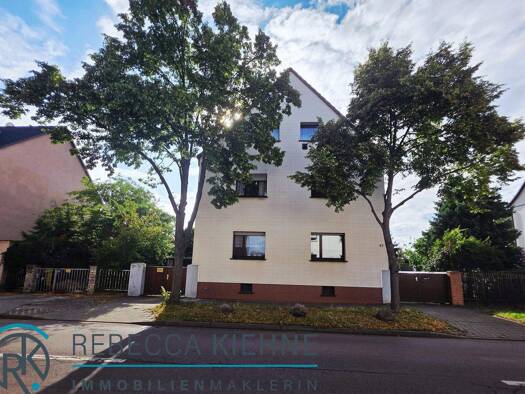 Mehrfamilienhaus zum Kauf 345.000 € 9 Zimmer 215 m² 1.052 m² Grundstück frei ab sofort Büschdorf Halle 06116