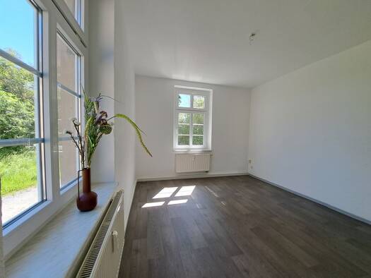 Wohnung zur Miete 307 € 2 Zimmer 59 m² EG frei ab sofort Jahnsdorfer Straße 31 Niederdorf 09366