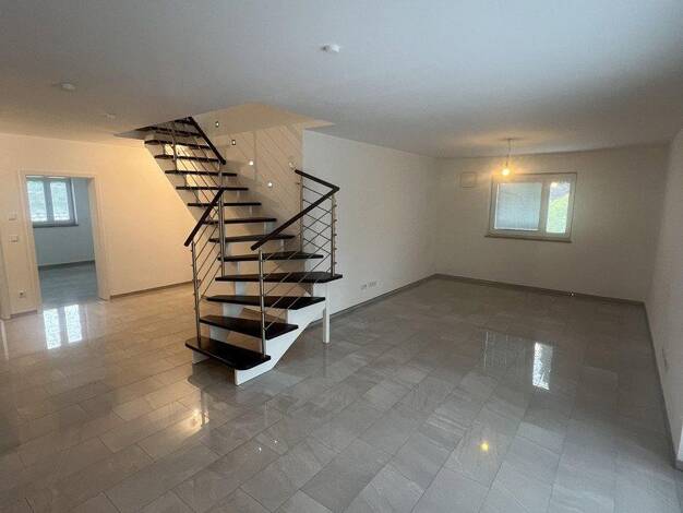 Maisonette zur Miete 1.400 € 5 Zimmer 150 m² 1. Geschoss frei ab 01.10.2026 Am Härtle 18 Ried Neuburg an der Donau 86633