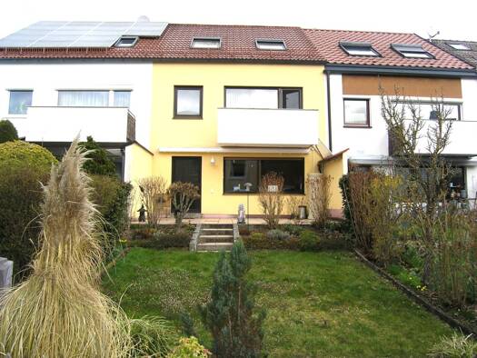 Reihenmittelhaus zum Kauf 398.000 € 5 Zimmer 130 m² 199 m² Grundstück Königsberger Straße 21 Kotzenhof Lauf 91207