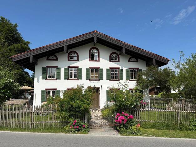 Bauernhaus zur Miete 2.995 € 8 Zimmer 250 m² 500 m² Grundstück frei ab 15.09.2026 Söllhuben Riedering 83083