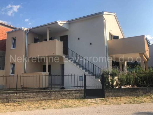 Haus zum Kauf 365.000 € 8 Zimmer 162 m² Obrovac