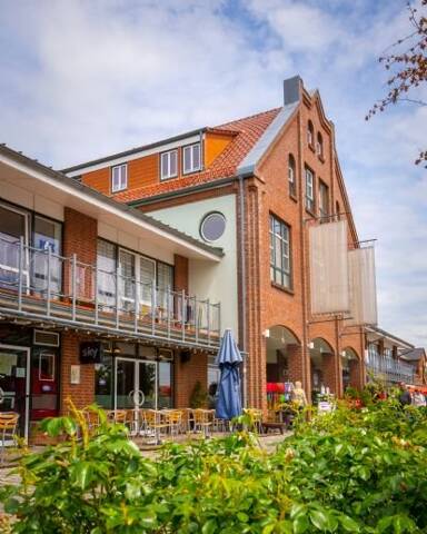 Wohnung zur Miete 622 € 2 Zimmer 74,1 m² 1. Geschoss frei ab 01.04.2025 Strandstraße 3 Waren Waren (Müritz) 17192