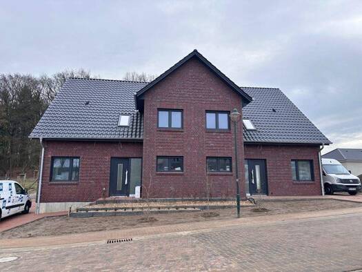 Doppelhaushälfte zur Miete - Erstbezug 1.480 € 5 Zimmer 147 m² 400 m² Grundstück frei ab 01.01.2026 Bispingen 29646