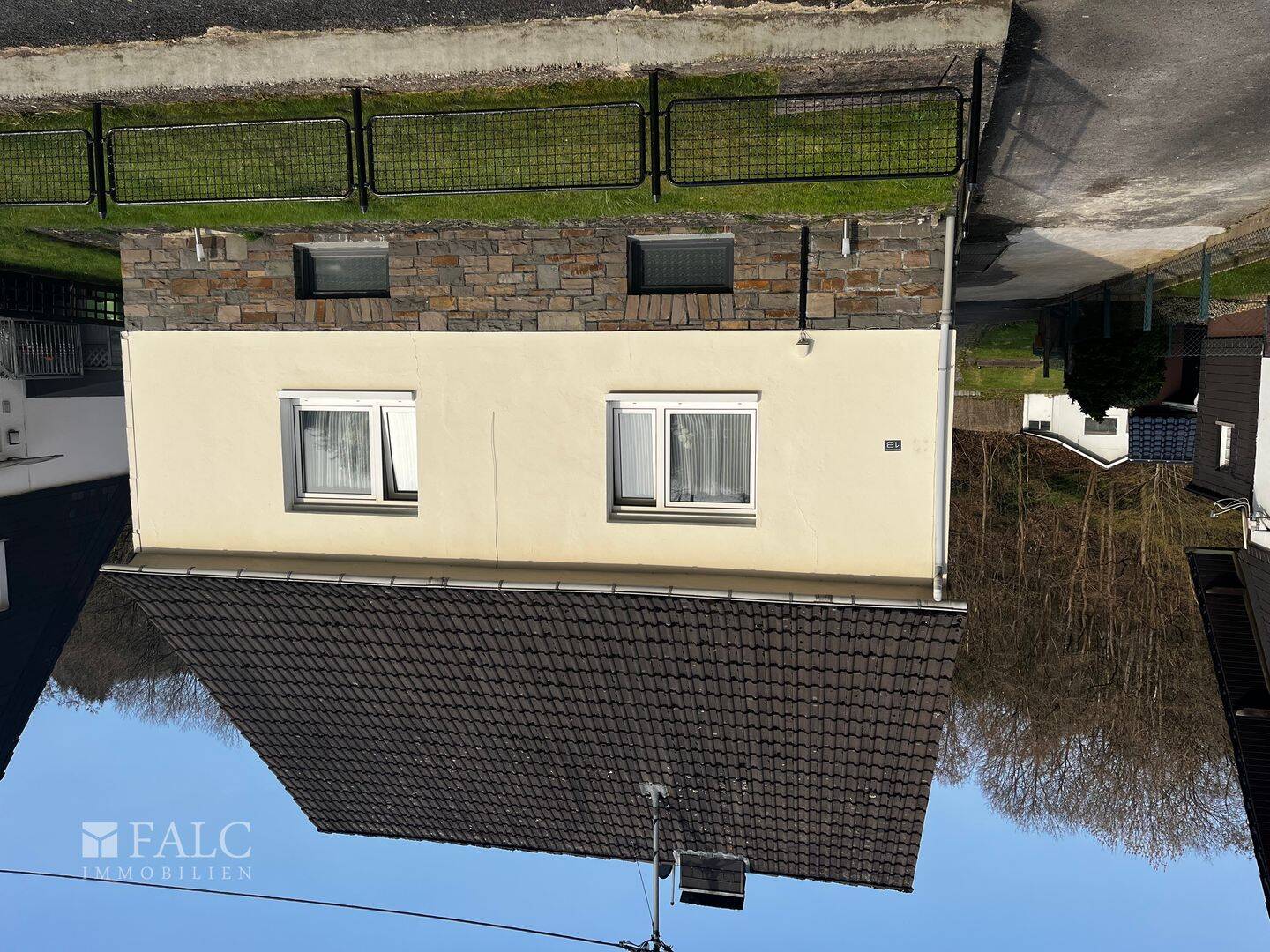 Einfamilienhaus zum Kauf - Ansicht 2