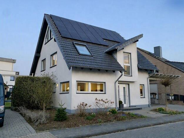 Einfamilienhaus zur Miete 3.450 € 7 Zimmer 200 m² 500 m² Grundstück frei ab 01.12.2026 Kleinenbroich Korschenbroich 41352