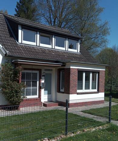 Haus zur Miete 850 € 4,5 Zimmer 135 m² 1.200 m² Grundstück Cloppenburg Cloppenburg 49661