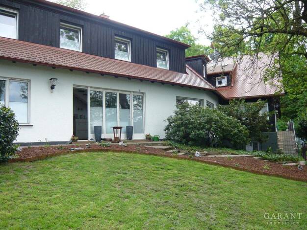 Villa zur Miete 2.000 € 7 Zimmer 253 m² 1.200 m² Grundstück Salach 73084