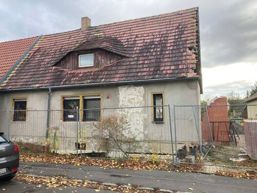 Doppelhaushälfte zum Kauf 180.000 € 4 Zimmer 133 m² 364 m² Grundstück Zwenkau 04442