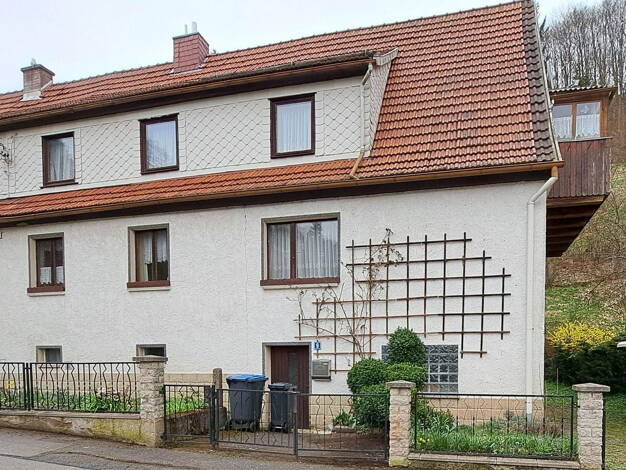 Doppelhaushälfte zum Kauf provisionsfrei 95.000 € 8 Zimmer 163 m² 659 m² Grundstück Kleinschmalkalden Floh-Seligenthal 98593