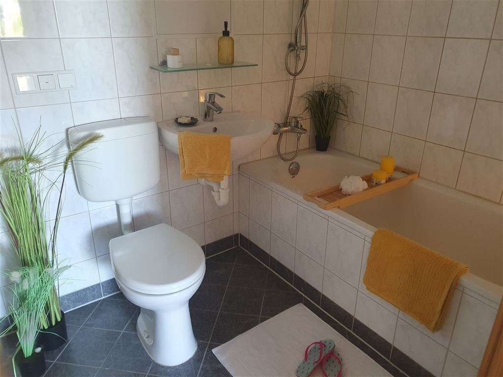 Wohnung zur Miete 415 € 3 Zimmer 69,2 m²<br/>Wohnfläche 4.<br/>Geschoss Lusan - Brüte 2 Gera 07549