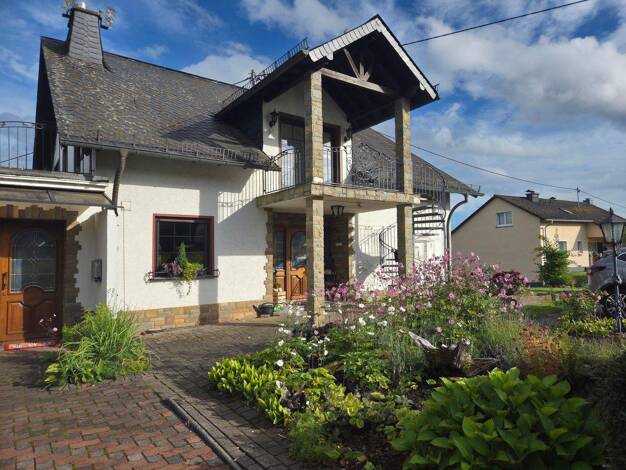 Haus zum Kauf 358.000 € 338 m² 2.554 m² Grundstück Sonnenhang 1 Neustraßburg Burbach 54597