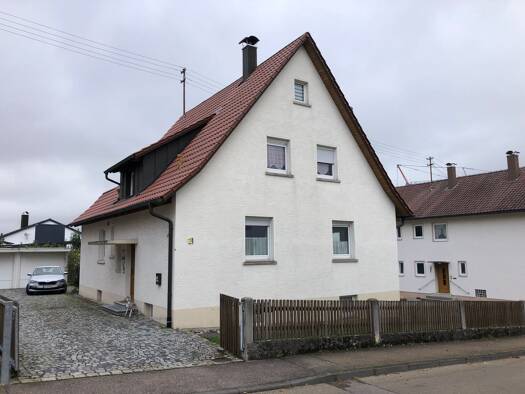 Einfamilienhaus zum Kauf 345.000 € 134,7 m² 700 m² Grundstück Gartenstraße 21 Niederstotzingen Niederstotzingen 89168