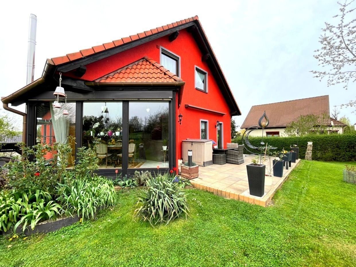 Einfamilienhaus zum Kauf 375.000 € 7 Zimmer 160 m²<br/>Wohnfläche 1.084 m²<br/>Grundstück Niederwiera Oberwiera 08396