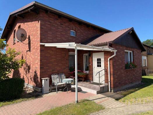 Doppelhaushälfte zum Kauf 7 Zimmer 184 m² 2.774 m² Grundstück Landin Schwedt/Oder 16303