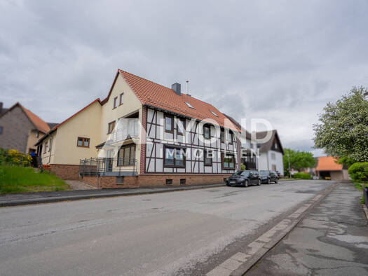Einfamilienhaus zum Kauf 279.000 € 12 Zimmer 239 m² 782 m² Grundstück Helmighausen Diemelstadt 34474