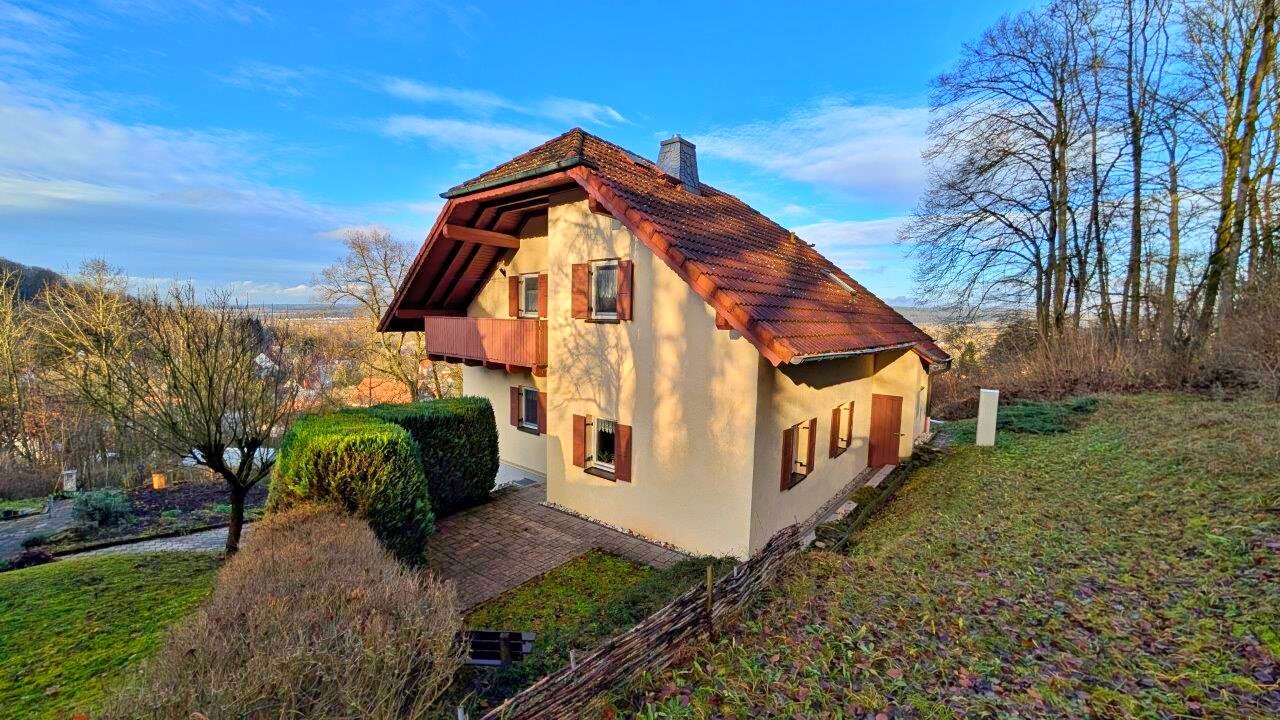 Einfamilienhaus zum Kauf 176.000 € 5 Zimmer 115 m²<br/>Wohnfläche 652 m²<br/>Grundstück Hildburghausen Hildburghausen 98646