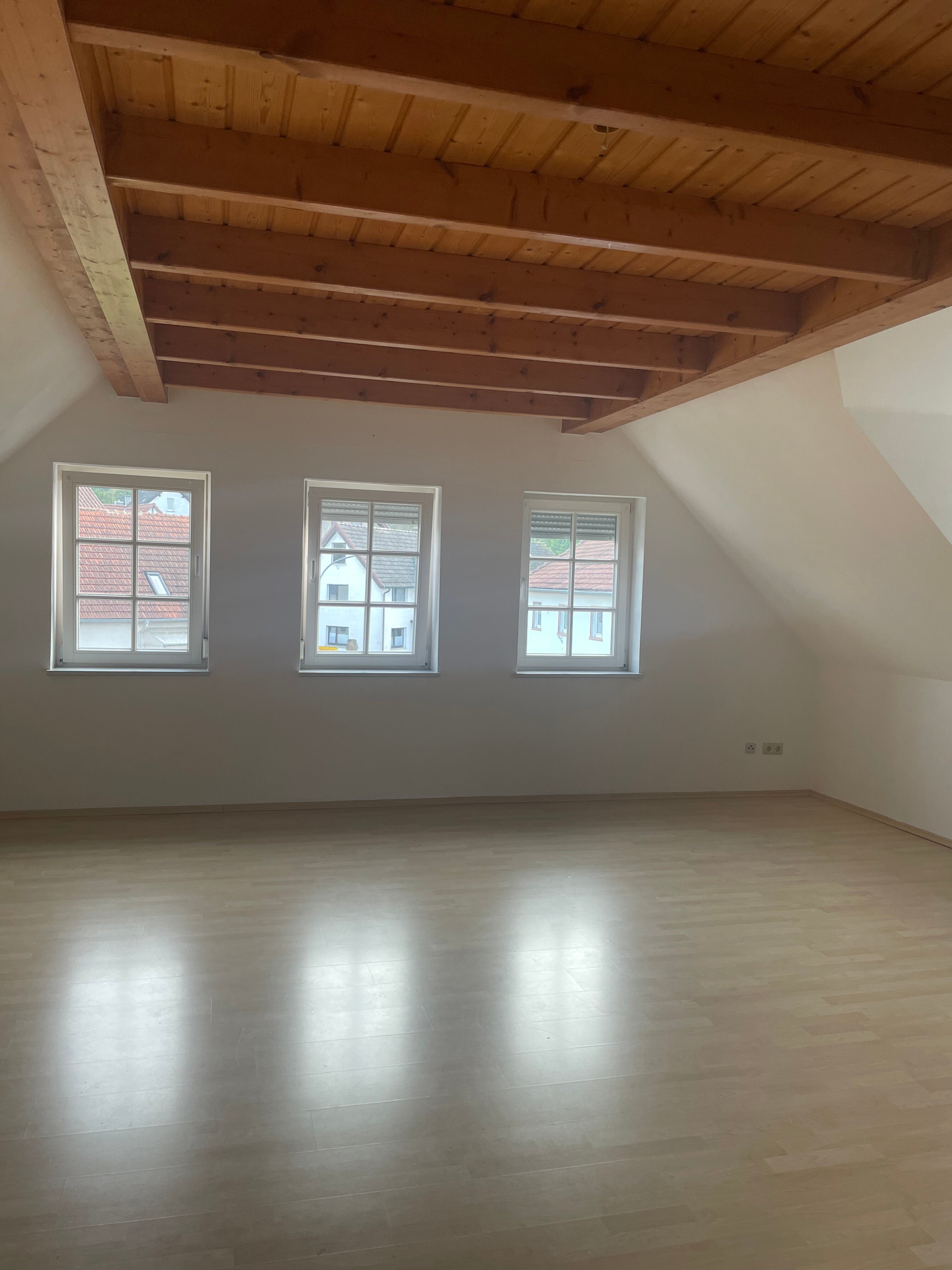 Studio zur Miete 580 € 2,5 Zimmer 70 m²<br/>Wohnfläche 1.<br/>Geschoss ab sofort<br/>Verfügbarkeit Erfurtshausen Amöneburg 35287