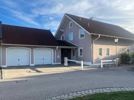 Einfamilienhaus zum Kauf provisionsfrei 590.000 € 6 Zimmer 200 m² 890 m² Grundstück Prälat-Simmerstätter-Straße 9 Kraiburg Kraiburg a.Inn 84559