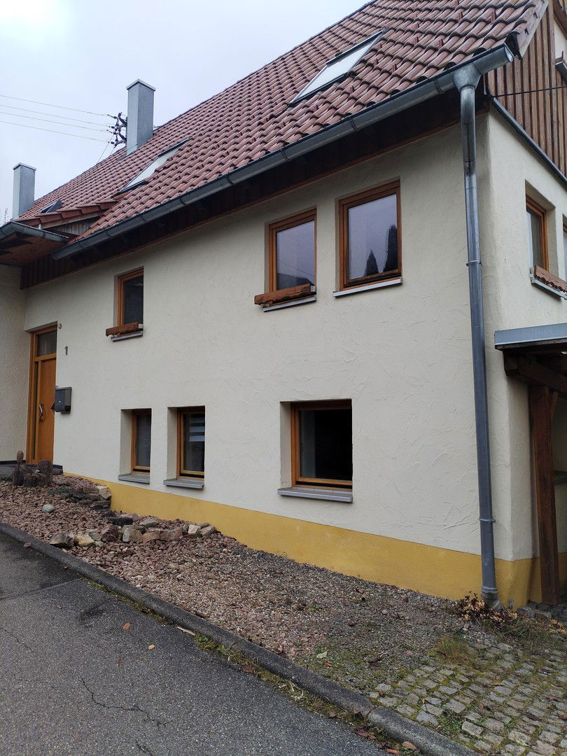 Doppelhaushälfte zum Kauf provisionsfrei 269.000 € 6 Zimmer 133 m²<br/>Wohnfläche 325 m²<br/>Grundstück Fluorn Fluorn-Winzeln 78737