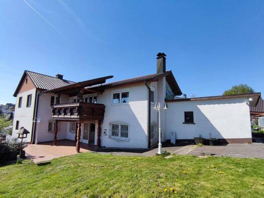 Haus zum Kauf 475.000 € 7,5 Zimmer 200 m² 744 m² Grundstück frei ab sofort Am Berg 19 Grünwettersbach Karlsruhe 76228