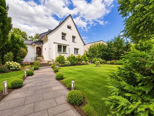 Einfamilienhaus zum Kauf 1.200.000 € 9 Zimmer 248 m² 1.384 m² Grundstück Isernhagen-Süd Hannover 30657