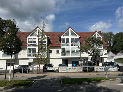 Praxis zum Kauf 3.889 € 8 Zimmer 135 m² Bürofläche Hauptstraße 1 b Rückersdorf Rückersdorf 90607