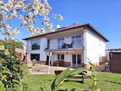 Haus zur Miete 2.560 € 7,5 Zimmer 225 m² 974 m² Grundstück frei ab 15.08.2025 Amselstraße 7 Cappel Marburg 35043