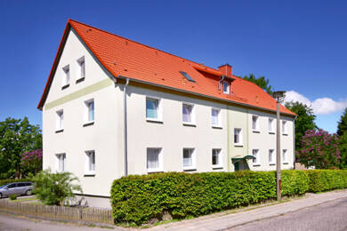 Wohnung zur Miete 352 € 3 Zimmer 46,9 m² Dachgeschoss frei ab 01.08.2025 Am Burgwall 35 Bergen Bergen auf Rügen 18528