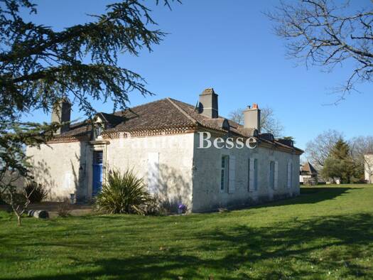 Reihenmittelhaus zum Kauf 1.277.000 € 14 Zimmer 711 m² 145.000 m² Grundstück Prayssas 47360