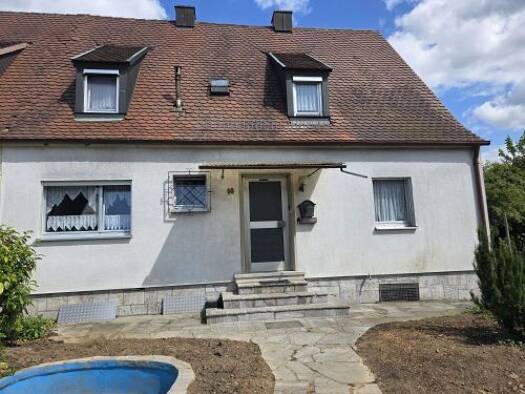 Doppelhaushälfte zum Kauf 170.000 € 6 Zimmer 130 m² 411 m² Grundstück Sylbach Haßfurt 97437