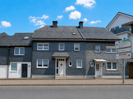 Reihenmittelhaus zum Kauf 195.000 € 4 Zimmer 130,7 m² 392 m² Grundstück Brilon Brilon 59929