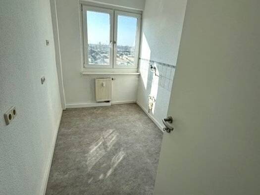 Wohnung zur Miete 350 € 3 Zimmer 58,2 m² 4. Geschoss frei ab sofort Daheimstraße 16 Innenstadt Dessau-Roßlau 06842