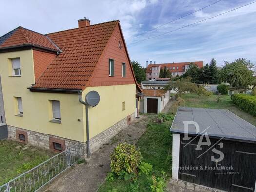 Doppelhaushälfte zum Kauf 75.000 € 3 Zimmer 83,5 m² 907 m² Grundstück Staßfurt Staßfurt 39418
