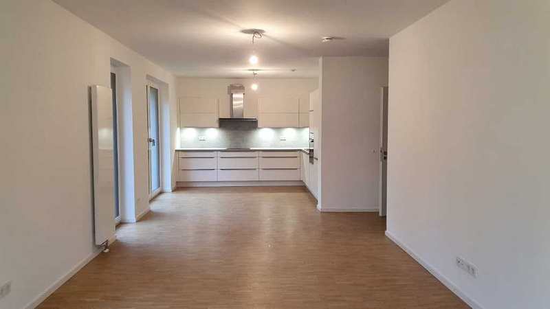 Wohnung zur Miete 700 € 3 Zimmer 115 m²<br/>Wohnfläche ab sofort<br/>Verfügbarkeit Alter Markt Laatzen - Alt Laatzen 30880