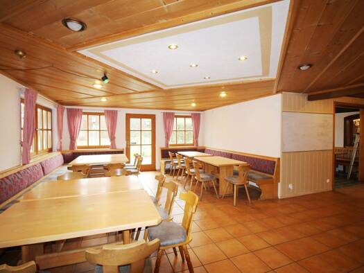 Restaurant zum Kauf 370.000 € 102,8 m² Gastrofläche 3.174 m² Grundstück Salzweg 94121