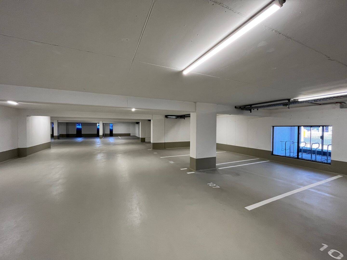 Parkhaus zur Miete - Ansicht 2