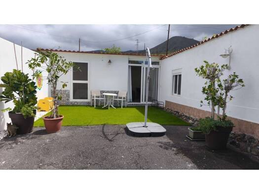 Chalet zur Miete 950 € 1 Zimmer 45 m² 700 m² Grundstück Guía de Isora 38685