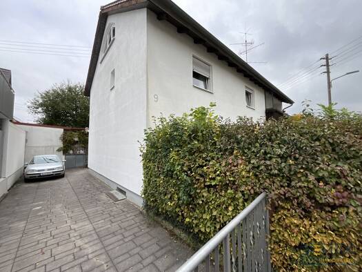 Mehrfamilienhaus zum Kauf 895.000 € 7 Zimmer 180 m² 425 m² Grundstück Stadtbergen 86391