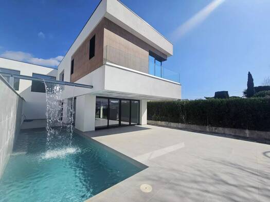 Haus zum Kauf 795.000 € 220 m² 375 m² Grundstück Empuriabrava 17487
