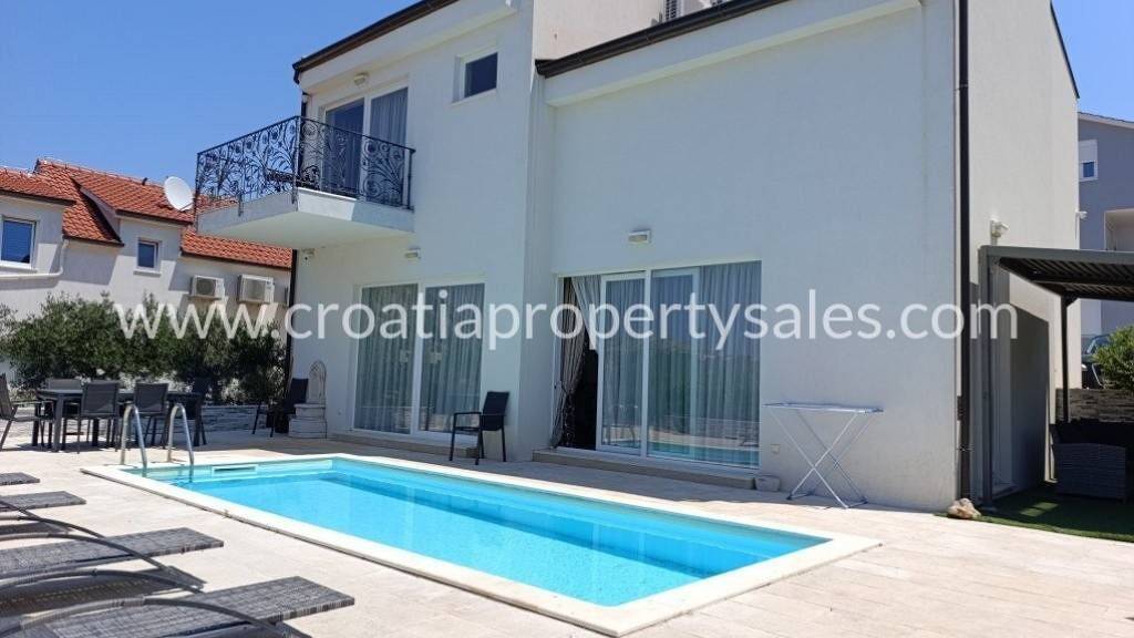 Haus zum Kauf 780.000 € 3 Zimmer 170 m² Hvar
