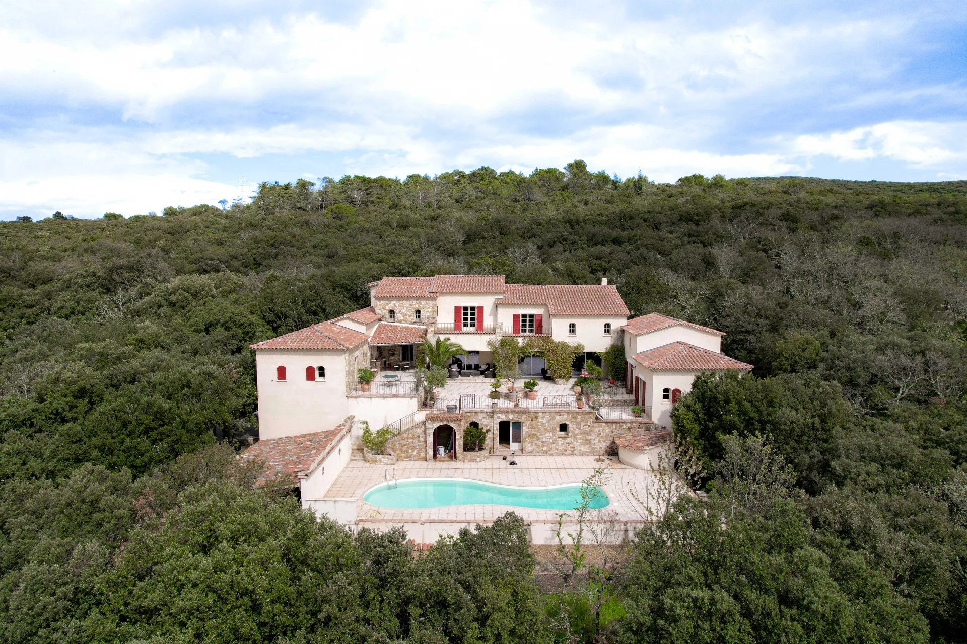 Einfamilienhaus zum Kauf 890.000 € 9 Zimmer 356 m²<br/>Wohnfläche 11.604 m²<br/>Grundstück Sud UZES 30700