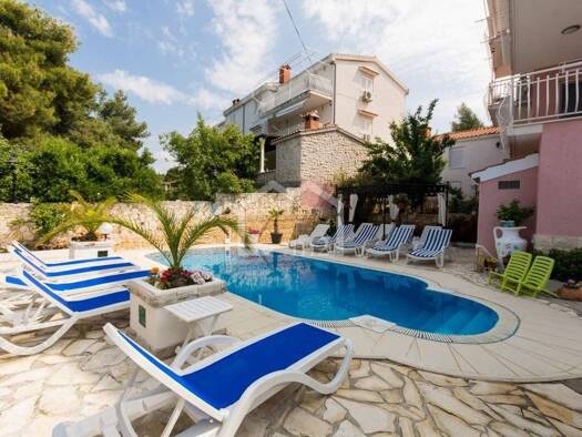 Einfamilienhaus zum Kauf 1.100.000 € 14 Zimmer 640 m² Okrug Gornji, Okrug Donji Okrug 21223