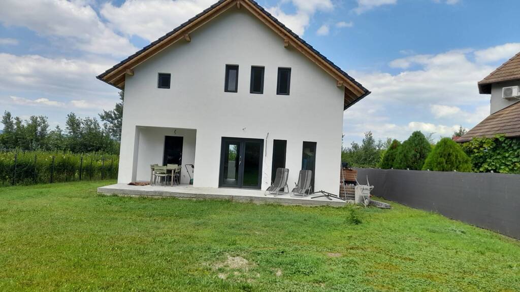 Einfamilienhaus zum Kauf - Erstbezug 226.000 € 3 Zimmer 90 m² 623 m² Grundstück frei ab sofort Balatonkeresztúr 8648