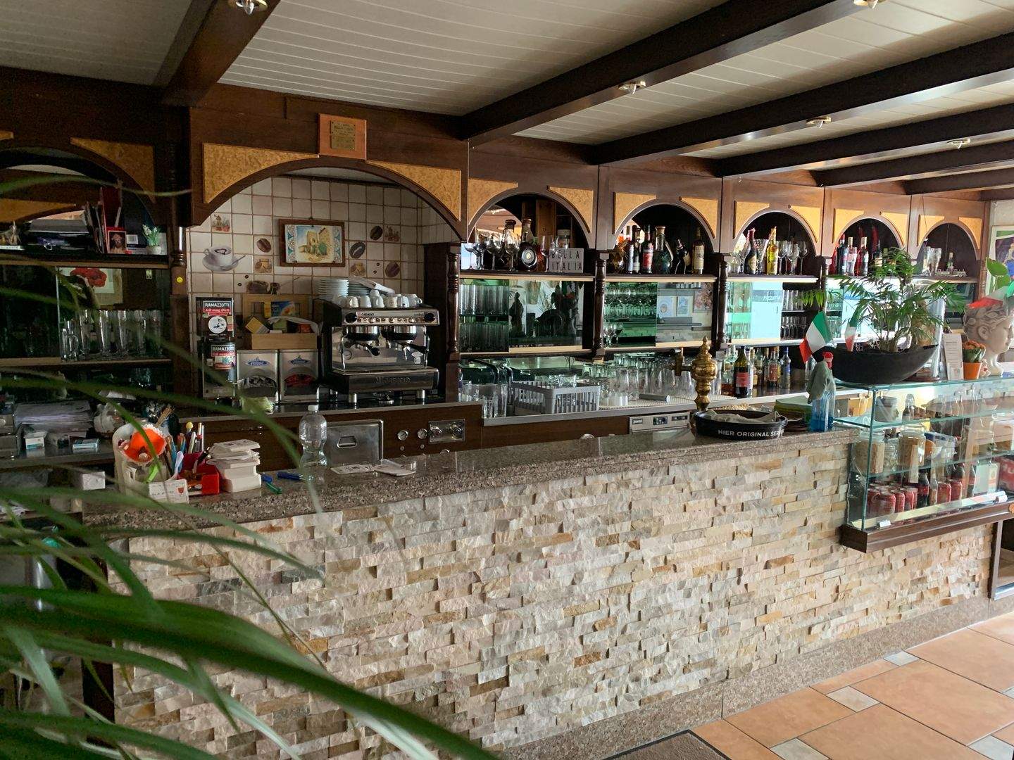 Immobilie in Roding - Pizzeria incl. zwei Wohnungen in bester Lage von Roding! - Bild 1