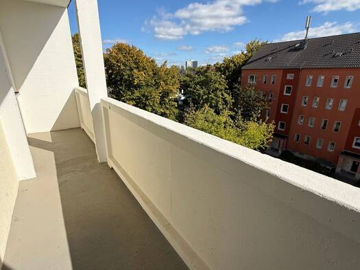 Studio zur Miete 320 € 3 Zimmer 61,1 m² 3. Geschoss Nestlerstr. 25 Reichenbrand Chemnitz 09117