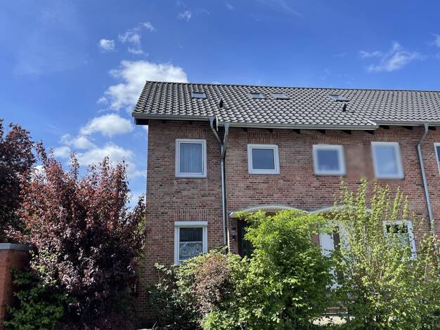 Reihenendhaus zum Kauf 249.000 € 4 Zimmer 72 m² 325 m² Grundstück Westliche Höhe - St.-Gertrud Flensburg 24939