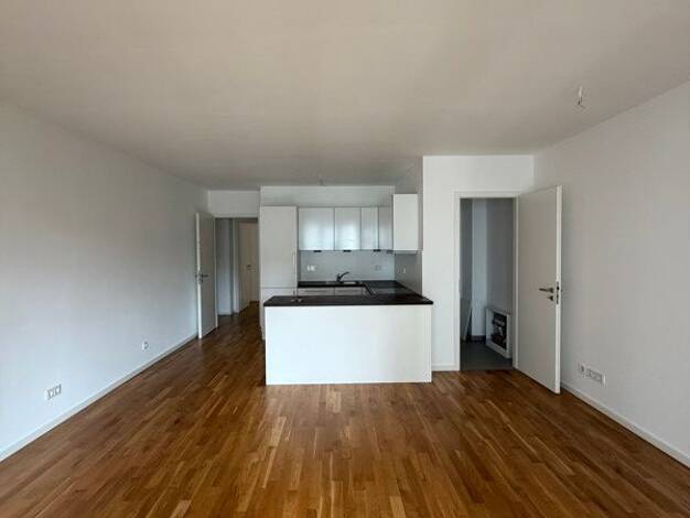 Wohnung zur Miete 1.205 € 4 Zimmer 98,8 m² 1. Geschoss frei ab 17.09.2026 Schweriner Straße 41 Wilsdruffer Vorstadt/Seevorstadt-West Ortsamtsbereich Altstadt 01067